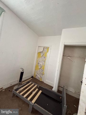 2831 S 81ST ST, Philadelphia, PA 19153