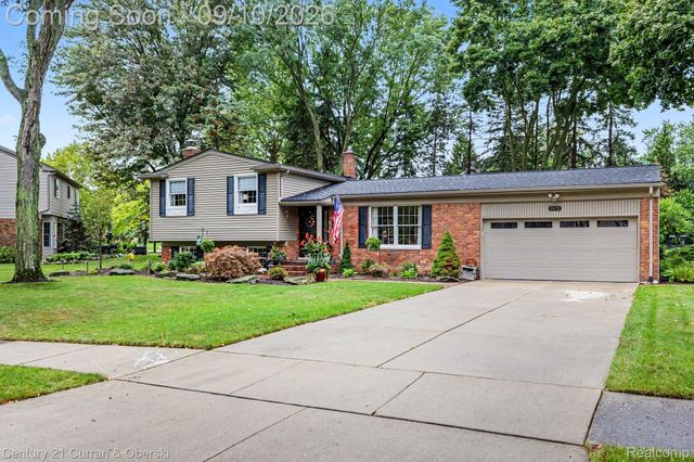3875 Elizabeth Drive, Troy, MI 48084