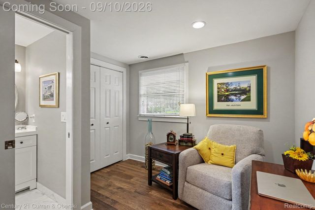 3875 Elizabeth Drive, Troy, MI 48084