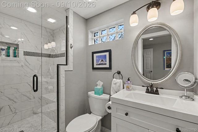 3875 Elizabeth Drive, Troy, MI 48084