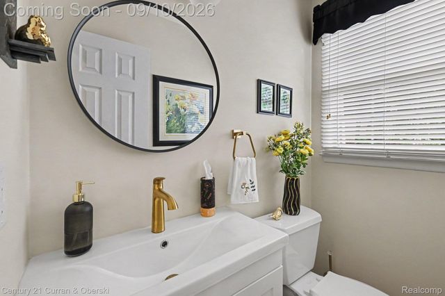 3875 Elizabeth Drive, Troy, MI 48084