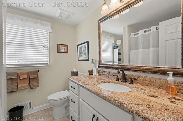 3875 Elizabeth Drive, Troy, MI 48084