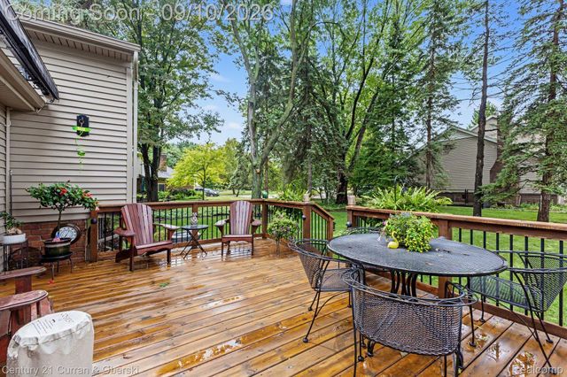 3875 Elizabeth Drive, Troy, MI 48084