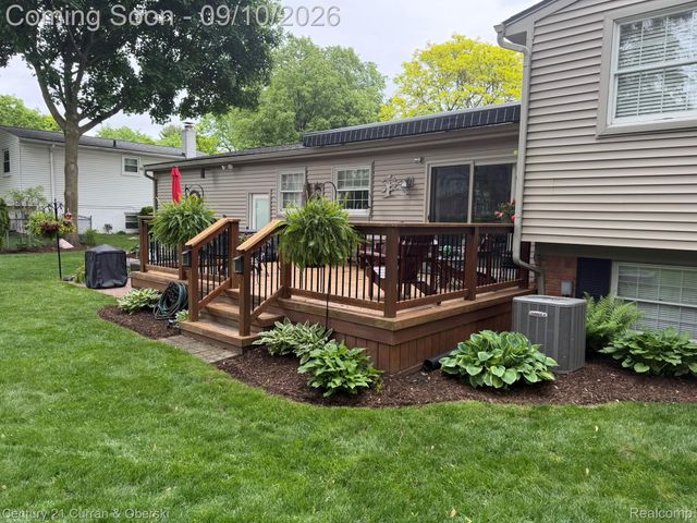 3875 Elizabeth Drive, Troy, MI 48084