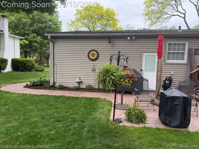 3875 Elizabeth Drive, Troy, MI 48084
