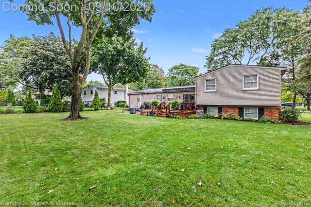 3875 Elizabeth Drive, Troy, MI 48084