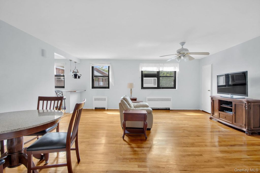 21-29 Utopia Parkway Upstairs, Whitestone, NY 11357