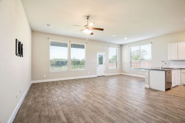 626 Poppie Lane, Midlothian, TX 76065