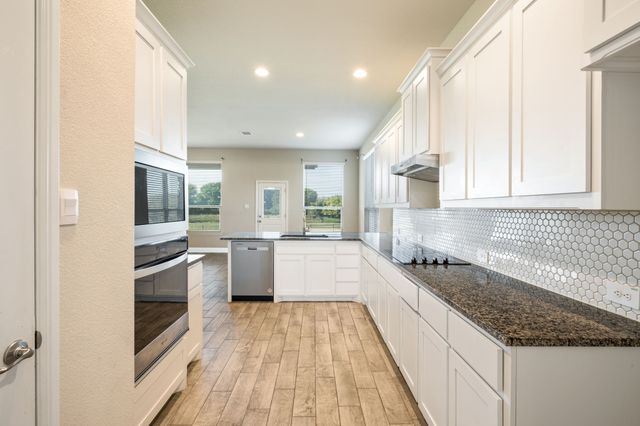 626 Poppie Lane, Midlothian, TX 76065