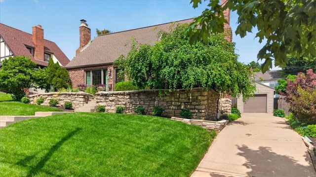 4951 State Line Road, Kansas City, MO 64112