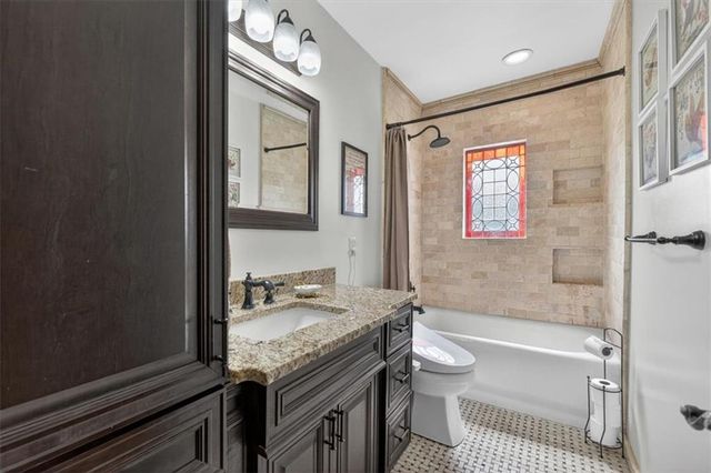 4951 State Line Road, Kansas City, MO 64112