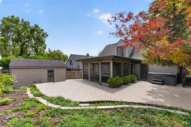 4951 State Line Road, Kansas City, MO 64112