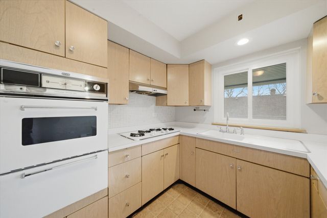 2721 N Nordica Avenue, Chicago, IL 60707