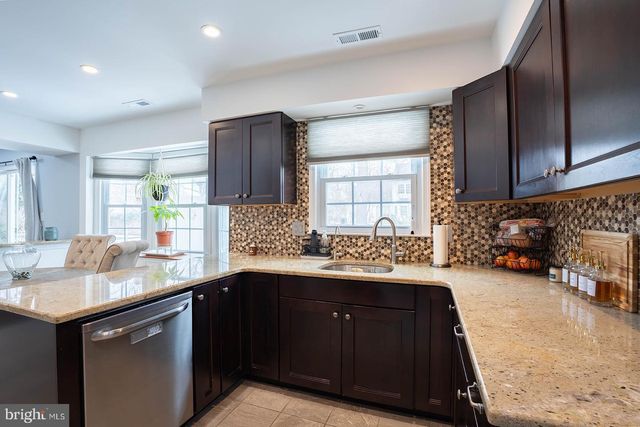 601 TALLOWOOD LN, Mount Laurel, NJ 08054