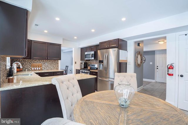 601 TALLOWOOD LN, Mount Laurel, NJ 08054