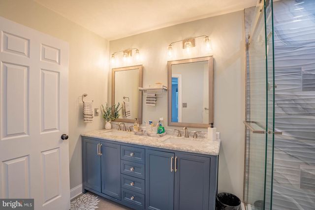 601 TALLOWOOD LN, Mount Laurel, NJ 08054