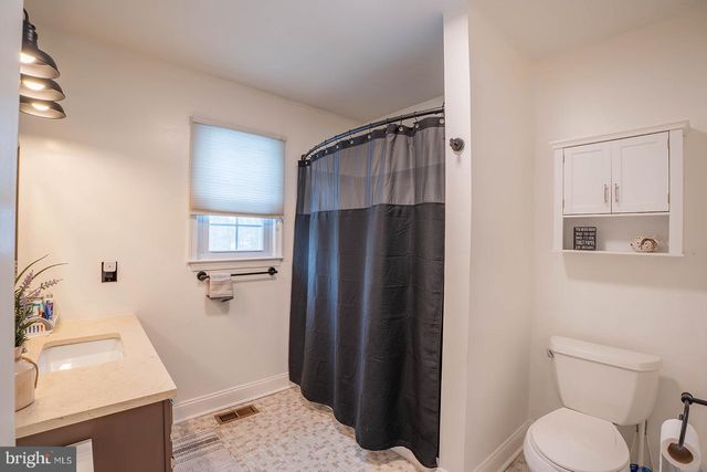 601 TALLOWOOD LN, Mount Laurel, NJ 08054