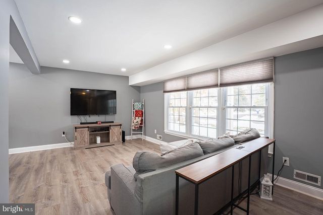 601 TALLOWOOD LN, Mount Laurel, NJ 08054