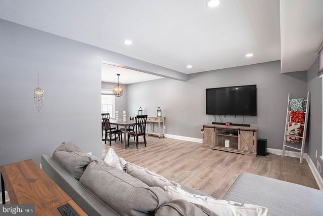 601 TALLOWOOD LN, Mount Laurel, NJ 08054