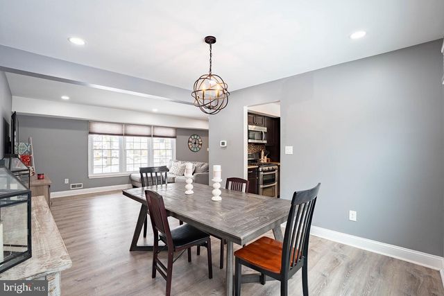 601 TALLOWOOD LN, Mount Laurel, NJ 08054