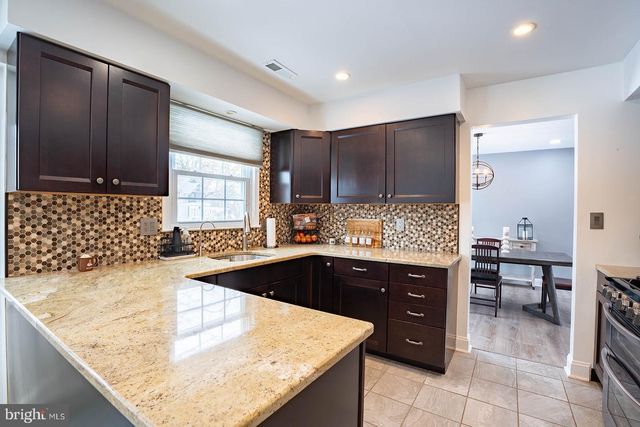 601 TALLOWOOD LN, Mount Laurel, NJ 08054