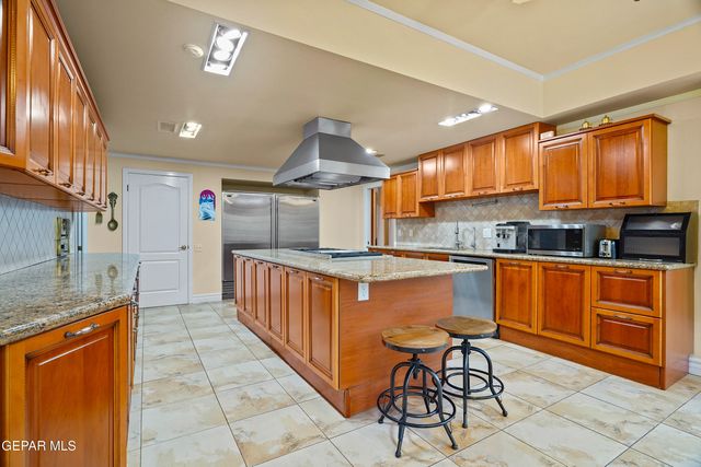 5864 VIA CUESTA Drive, El Paso, TX 79912