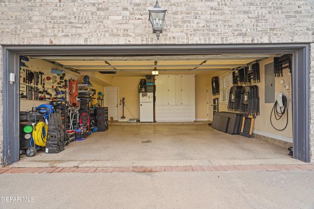 5864 VIA CUESTA Drive, El Paso, TX 79912
