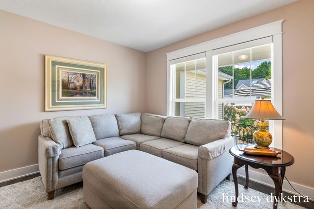 4238 Oak Timbers Drive NE, Grand Rapids, MI 49525