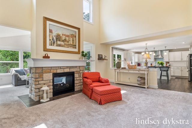 4238 Oak Timbers Drive NE, Grand Rapids, MI 49525