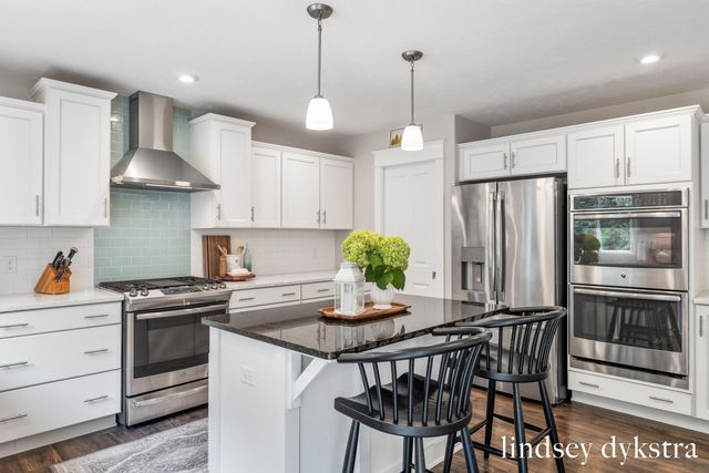 4238 Oak Timbers Drive NE, Grand Rapids, MI 49525