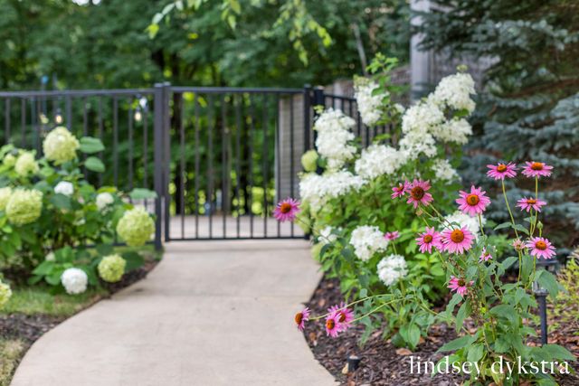 4238 Oak Timbers Drive NE, Grand Rapids, MI 49525