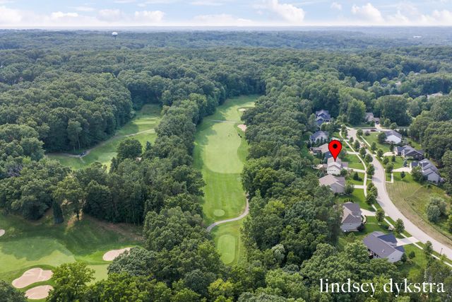 4238 Oak Timbers Drive NE, Grand Rapids, MI 49525
