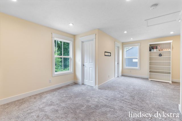 4238 Oak Timbers Drive NE, Grand Rapids, MI 49525