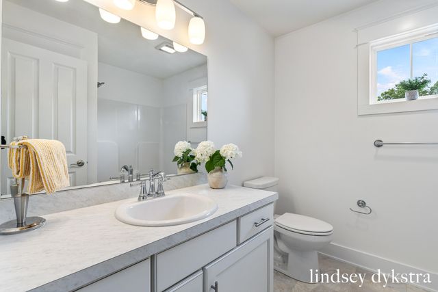 4238 Oak Timbers Drive NE, Grand Rapids, MI 49525