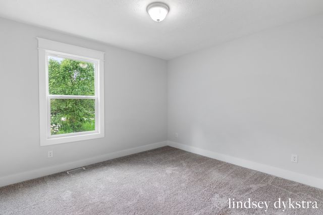 4238 Oak Timbers Drive NE, Grand Rapids, MI 49525