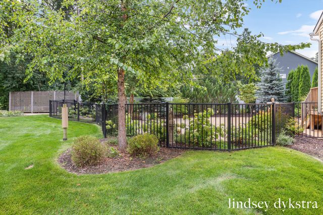 4238 Oak Timbers Drive NE, Grand Rapids, MI 49525