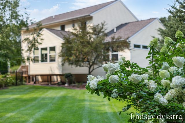 4238 Oak Timbers Drive NE, Grand Rapids, MI 49525