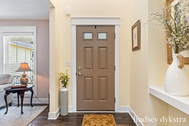 4238 Oak Timbers Drive NE, Grand Rapids, MI 49525