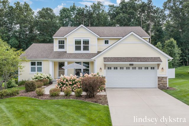 4238 Oak Timbers Drive NE, Grand Rapids, MI 49525
