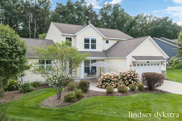 4238 Oak Timbers Drive NE, Grand Rapids, MI 49525