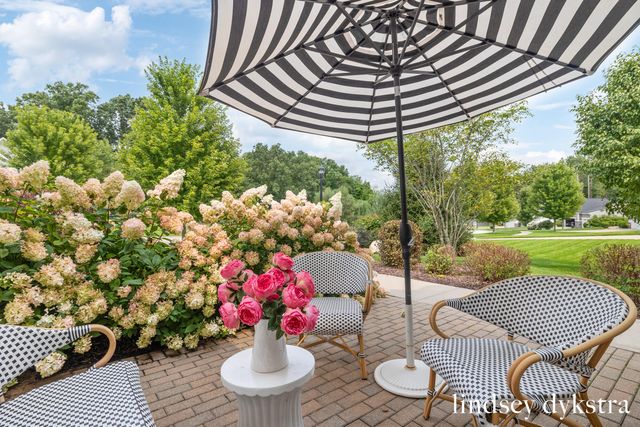 4238 Oak Timbers Drive NE, Grand Rapids, MI 49525