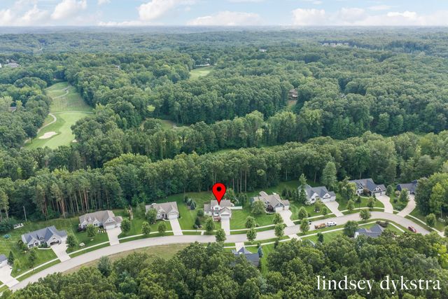 4238 Oak Timbers Drive NE, Grand Rapids, MI 49525