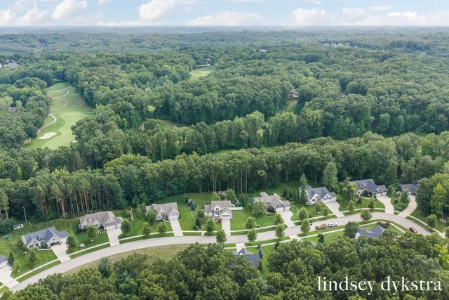 4238 Oak Timbers Drive NE, Grand Rapids, MI 49525