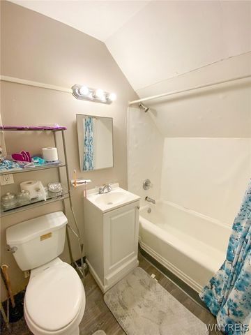 81 Kingston Place, Buffalo, NY 14210