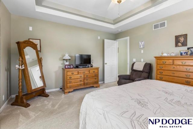 17278 Pine Street, Omaha, NE 68130