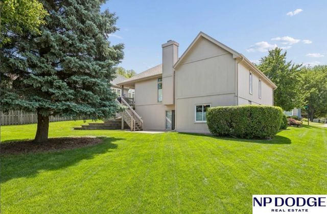 17278 Pine Street, Omaha, NE 68130