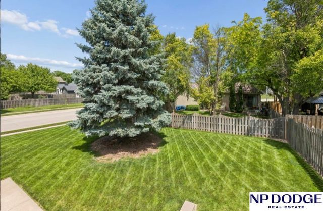 17278 Pine Street, Omaha, NE 68130