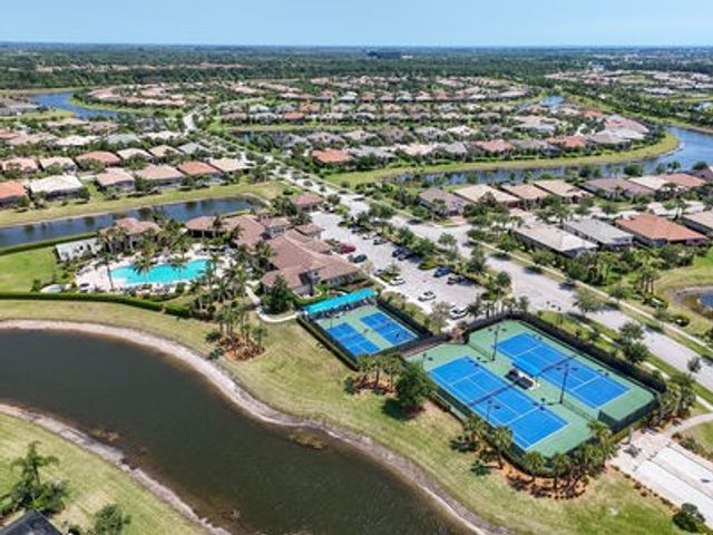 4454 Beauty Leaf Circle, Vero Beach, FL 32967