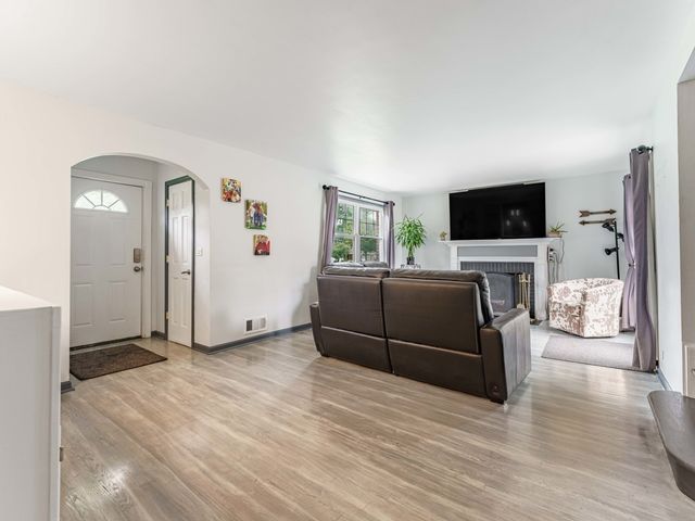 301 W Lonnquist Boulevard, Mount Prospect, IL 60056