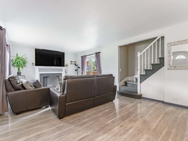 301 W Lonnquist Boulevard, Mount Prospect, IL 60056